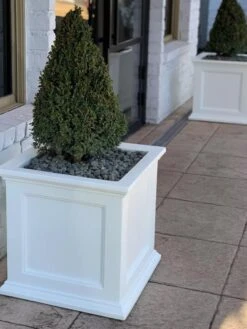 Fairfield Self-Watering Square Planter, 20” X 20” -Garden Care 39 618 213V tif