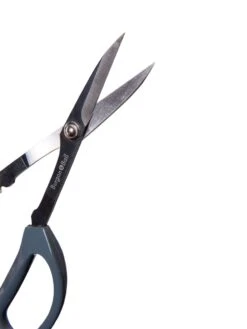 Japanese Pruning Scisssors -Garden Care 3 4 crop 8612968 0018