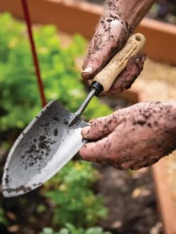 Gardener's Lifetime Trowel -Garden Care 8586972 3242 tif