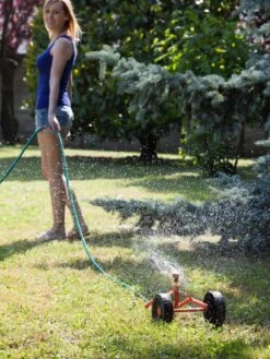 Wheeled Sprinkler Sled -Garden Care 8610520 02V tif