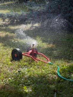 Wheeled Sprinkler Sled -Garden Care 8610520 06V tif