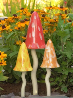 Potting Shed Tinkling Toadstool Sculptures, Set Of 3 13 Potting Shed Tinkling Toadstool Sculptures, Set Of 3 -Garden Care 8611730 sum 03v